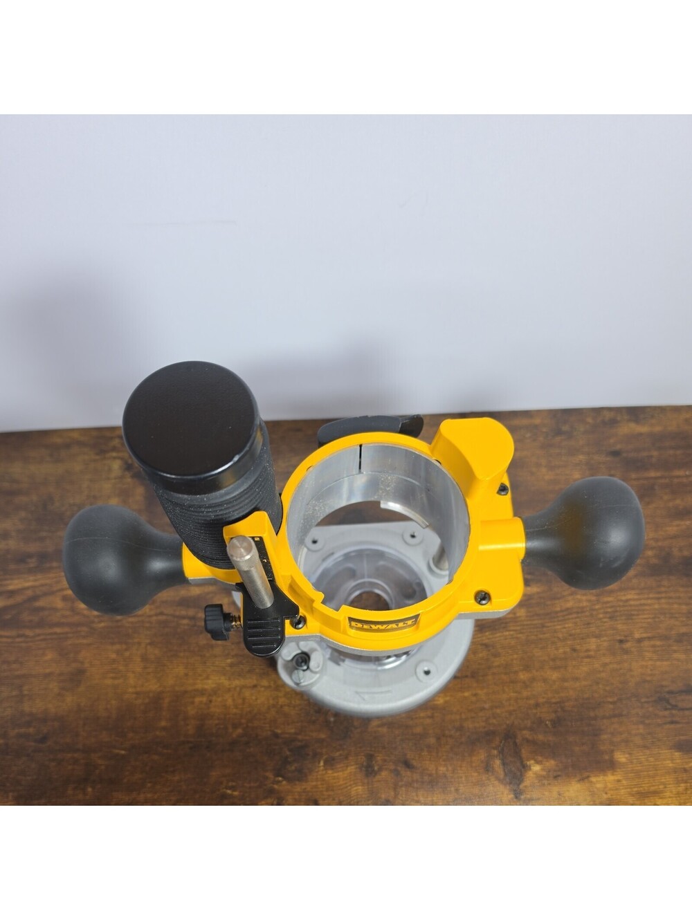 DEWALT DW6182 Plunge Router Base - Picture 6 of 7